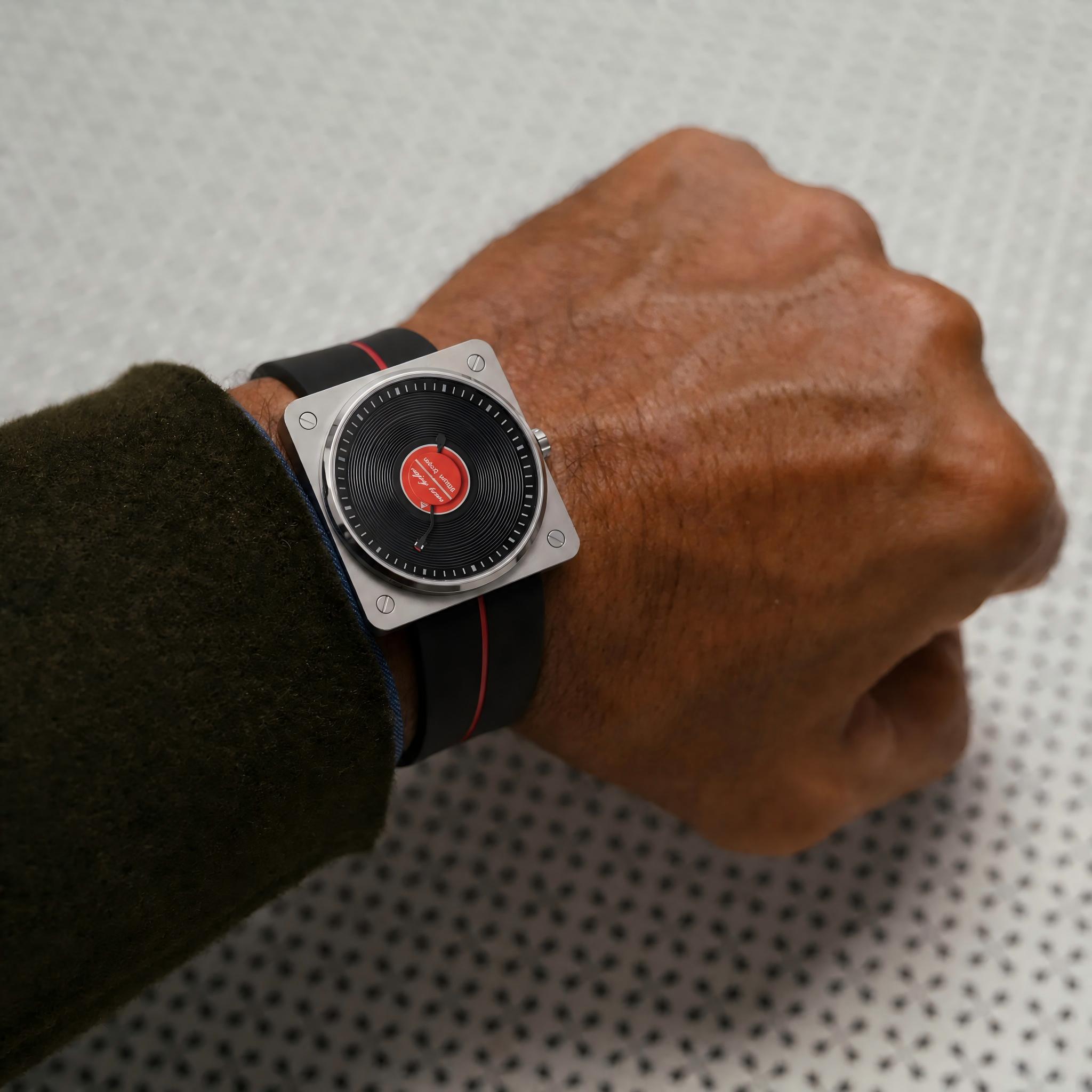 SKU Vinyl Record Quartz Men's  - đánh giá và giá Luxury Watch Maker